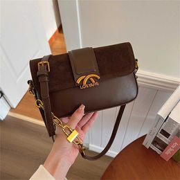 38% OFF Designer bag 2024 Handbags High Quality French Commuter Shoulder Chain for Chinese Year Fashionable and Versatile Single Shoulder Crossbody