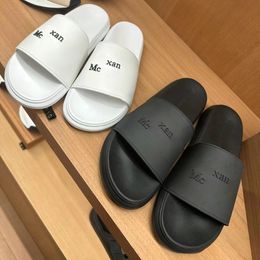 Fashion mens womans sandal luxury slipper rubber Summer pool comfort top quality Casual shoe designer Mule flat Slide Beach man black white Sliders Flip Flops loafer