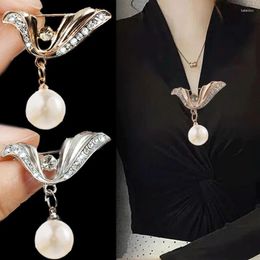 Brooches Fashion Angel's Wing Pearl Fixed Strap Charm Safety Pin Brooch Sweater Cardigan Clip Chain Jewelry