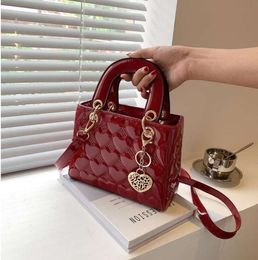 Evening Bags Heart Embossed Designer Leisure Handbags Chic Luxury Patent Leather 2024Small Shoulder Messenger Purses Women Hand