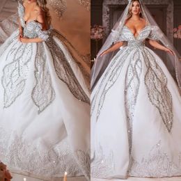 Classic Crystal Wedding Dresses Spaghetti Straps Bridal Gowns Custom Made Sequins Sleeveless Ball Gown Sweep Train Vestido de novia