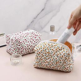 Storage Bags Toiletry Kit Flower Print Cosmetic Bag Set With Zipper Closure For Travel Business Trip Capacity Portable Makeup