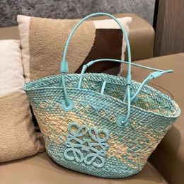 French woven bag holiday new bag womens shoulder 2024 large-capacity portable basket straw Tote gift QQ