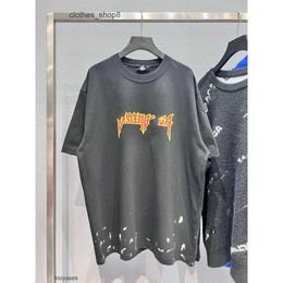 Men Tshirt Fashion balencigs High Paris Lightning Letter Splash Printing Heavy Industry Water Worn Holes Men's Women's Loose Short Sleeve G08X