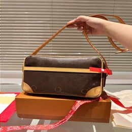 LOULS VUTT Camera Women's Designer Men's Universal Luxury And Danube Bag 24SS Bag Women's Shoulder Bag 21cm Vintage Crossbody