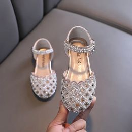 AINYFU Kids Pearl Flats Sandals Girls Princess Rhinestone Party Sandals Childrens Leather Hollow Out Beach Shoes Size 21-36 240319