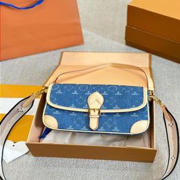 Top Luxury Handbag Designer Denim Diane Cowhide Underarm Baguette Bag Women's Handbag Shoulder Bag Crossbody Bag Purse All Steel H Wrki