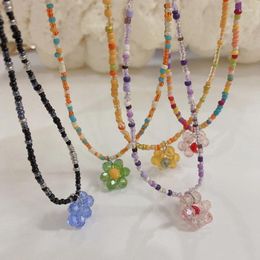Pendant Necklaces Women Bohemian Daisy Colourful Beads Chain Flower Charm Statement Collar Choker Necklace Female Vacation Jewellery Gifts