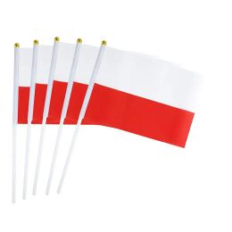 Accessories 100pcs Custom Hand Held Shake Small Mini Poland Flag 14x21cm Polish Hand Waving Flag Round Top With Plastic Pole