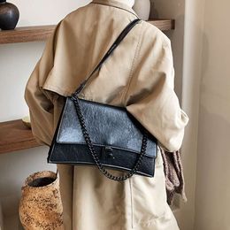 Shoulder Bag Designers Sell Unisex Bags From Popular Brands High Quality Handbag and New Shoulder Simple Chain Fashionable Underarm Style