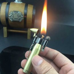 Lighters Creative Retro Mini Bullet Lighter Fire Metal Gasoline Lighter Keychain Pendant Flame Kerosene Lighter Mens Gadget 240325