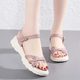 Slippers Light Autumn-spring Women's Flip Flops Summer 2024 Gold Sandals Women Shoes Comfortable Sneakers Sports