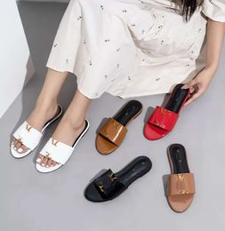 Luxury Metallic Slide Sandals Designer Slides Womens Slippers Shoes Summer Sandal Fashion Wide Flat Flip Flops Slipper For Women Low Heel Mainstream Shoes W3525
