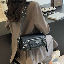 Factory Direct Store Handbag Free Shipping Spicy Girl Motorcycle Bag 2024 New Womens Trendy and Advanced Feeling Stick Crossbody Metal Rivet Single Shoulder