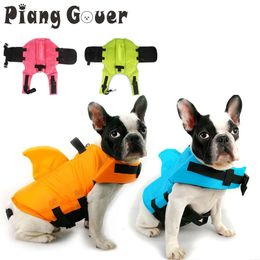 Dog Life Vest Summer Shark Pet Life Jacket Dog Clothes Dogs Swimwear Pets Swimming Suit 240319