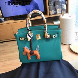 Genuine Leather Bk Family Handbag Lake Water Green Litchi Grain Real Bag Women's Handbag Soft Large Capacity Women's Bag Fashion One-shoulder Diagonal Bag