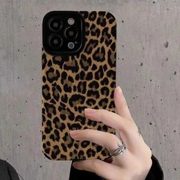 Cell Phone Cases Fashionable Brown Leopard Silicone Leather Case Suitable for iPhone 14 15 Pro Max 11 12 13 Mini SE 7 8 Plus X XR XS Max Soft Shock Cap H240326