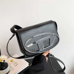 Design 2024 New Product Single Crossbody Underarm Saddle Handheld Spicy Girl Style Silver Square for Women 70% Off Online sales