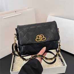 Advanced Womens New Trendy and Lingge Embroidered Thread Single Crossbody Versatile Chain Square 70% Off Online sales