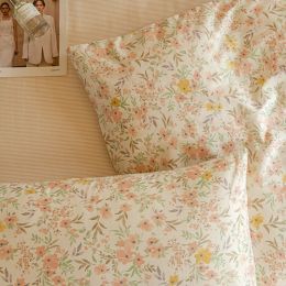 Set INS simple style small broken flower fourpiece set cotton 100 cotton quilt cover sheet bed on the bed