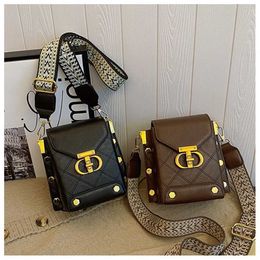 10% OFF Designer bag 2024 Handbags Exquisite and Fashionable Small for Womens Broadband Phone with High Quality and Trendy Skew Straddle for Womens