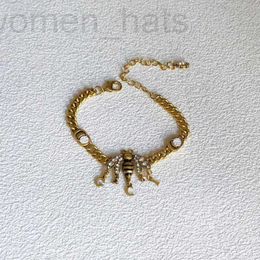 Chain designer Fshion Love Gift Cuff Bracelet Bangle Christmas Designer Brand New Vintage Style Gold Plated Charm Jewellery Girl Elegant Design Boutique Bee EE C399