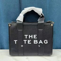 Designer fashion Bag Canvas Tote Shoulder Women Classic Versatile Crossbody and Small Shopping Large Capacity Laptop Bag Outdoor Tourism mens Handbags