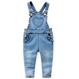 Kids Denim Jumpsuit Back To School Fashion Children Overalls Jeans Heart Patten Design Pants Boys Girls Trousers 240307