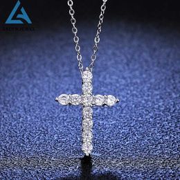 Pendant Necklaces Lycfn 2.5-5mm Moissanite Cross Pendant Necklace 100% 925 Sterling Sliver Chain Plated 18k Gold Fine Necklace for Women JewelryC24326