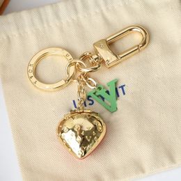 With BOX High Quality Keychain Classic Exquisite Luxury Designer Strawberry Car Keyring Zinc Alloy Letter Unisex Lanyard Gold Red Metal Jewellery