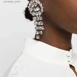 Ear Cuff Ear Cuff XSBDOY Fashion Tassel Crystal Clip Earrings Wedding Accessories Elegant Jewellery Water Diamond Earrings without Perforation Y240326