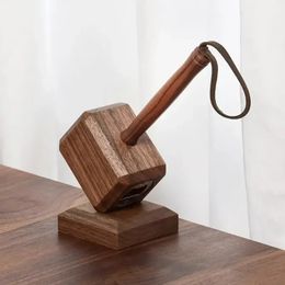 Creative Wooden Hammer Bottle Opener with Base Thors Shape Magnetic Beer Home Decor Kitchen Bar Tools y240315
