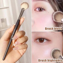 Makeup Brushes 1pcs Loose Powder Highlighter Contouring Brush Large Fan For Blush Beauty Tools Accessories