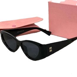 نظارة شمسية مصممة للنساء الرجال الكلاسيكية العلامة التجارية UV400 Goggle مع صندوق عالي الجودة في الهواء الطلق في الهواء الطلق متجر مصنع المصنع جميل