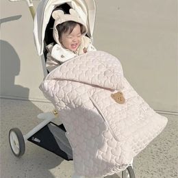 Vintervagn filtfleece varm född swaddle spädbarn tillbehör quiltad vindtät mantelband wrap quilt cover 240311