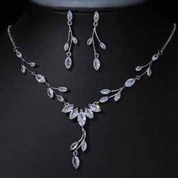 Earrings Necklace Emmaya New Elegant Clear Cubic Zirconia Silver Color Necklace Earrings Jewelry Set for Women Bridal Wedding Party Accessories L240323