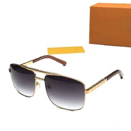 Classic Attitude for Men Women Square Frame V Designer Sunglasses Unisex UV400 Protection Gold Plated Glasses Frames Eyewear Lunettes Come with Box