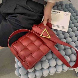 Bottegvenetas Cassettes Bags Crossbody Bags Woven Small Square Bag Womens Pillow 2024 New Fashion Qiwei Same Style Net Red Tofu Single Shoulder Messenger Have Logo f