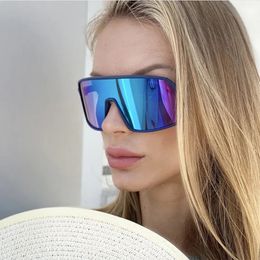 New large frame integrated sunglasses for outdoor cycling womens sunglasses mens running goggles UV400 Oculos De Sol 240326