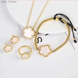 Earrings Necklace New Sweet Fashion Natural White Solid Five Leaf Petals Women Jewellery Set Necklace Ring Earrings High Quality Jewellery L240323