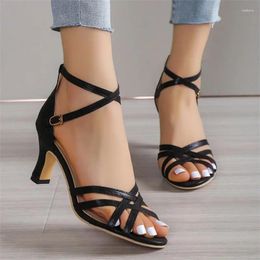 Dress Shoes 2024 High Quality Summer Ladies Fashion Sexy Heel Outdoors Solid Colour Ankle Strap Buckle Thick With Women's Sandals