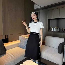 Two Piece Dress Designer 24 Early Spring New Classic Logo Decoration Fashionable and Elegant Short Contrast Colour T-shirt Paired with Half Skirt Set 67NC