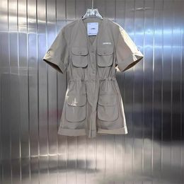 Designer-Strampler für Damen, Sommer-Overall, neue Nischen-Modemarke, V-Ausschnitt, Cargo-Strampler, Version, Design, Sinn für Persönlichkeit ist wunderschön