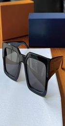 The popular mens and womens CLASH SQUARE sunglasses Z1580 are added to the 2022 spring or summer Men glasses series wide frame set4952973