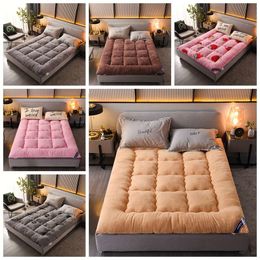 1pc Soft Skin-friendly Thickened Lamb Veet Mattress, Fluffy Durable, Quick Rebound Foldable Easy Storage, Suitable for Bedroom, Office, Guest Room, Autumn and