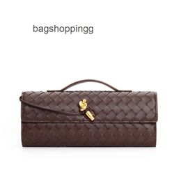 Versatile Bottegs 2024 Andiamo Lady Large Bags Weave Venetass Capacity Bag Clutch High Quality Long Leather Autumn Crossbody Winter Women Underarm G7E3