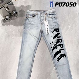 Jeans de marca roxa American High Street azul estampado com letras jeans