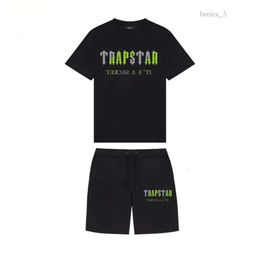 Trapstar tuta da uomo di alta qualità T-shirt 2024 Nuova estate stampata in cotone maglietta da uomo Pantaloncini da spiaggia Imposta streetwear Tuta da uomo Abbigliamento sportivo trapstars 837