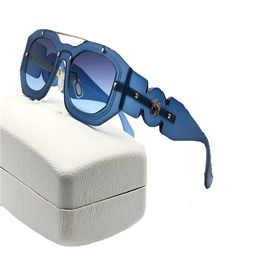 مصمم للنساء والرجال نموذج أزياء نظارات Hyperlight الخاصة بالأشعة فوق البنفسجية UV 400 عرض حماية PC PC الإطار في الهواء الطلق تصميم النظارات الشمسية 012