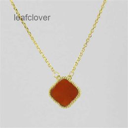 Designer Jewelrys Cleef Van Clover Bracelet hot Pendant Necklaces for women Elegant 4/Four Leaf Clover locket Necklace Highly Quality Choker chains Designe